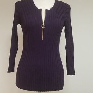 I.N.C. Plum plunging V sweater Sz. M